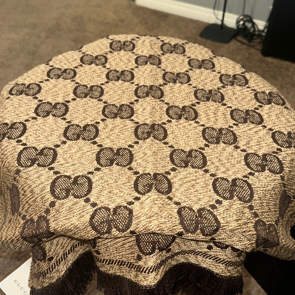 Gucci shawl